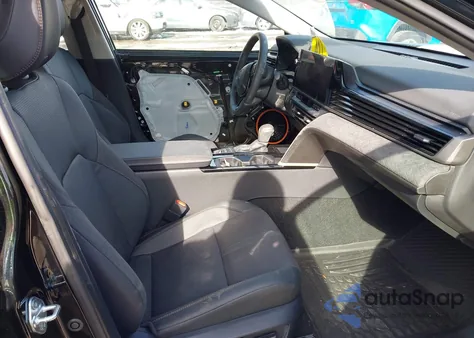 2025 Toyota Camry Xle z USA, uszkodzony, nr VIN 4T1DBADK5SU516861